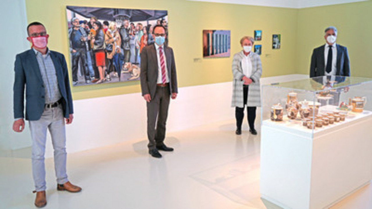 V. l.: Thomas Schmitt, Kulturdezernent der Stadt Trier; Staatssekretär Dr. Denis Alt; Museumsdirektorin Dr. Elisabeth Dühr und Dr. Kai-Michael Sprenger. ; © Stadtmuseum Simeonstift Trier