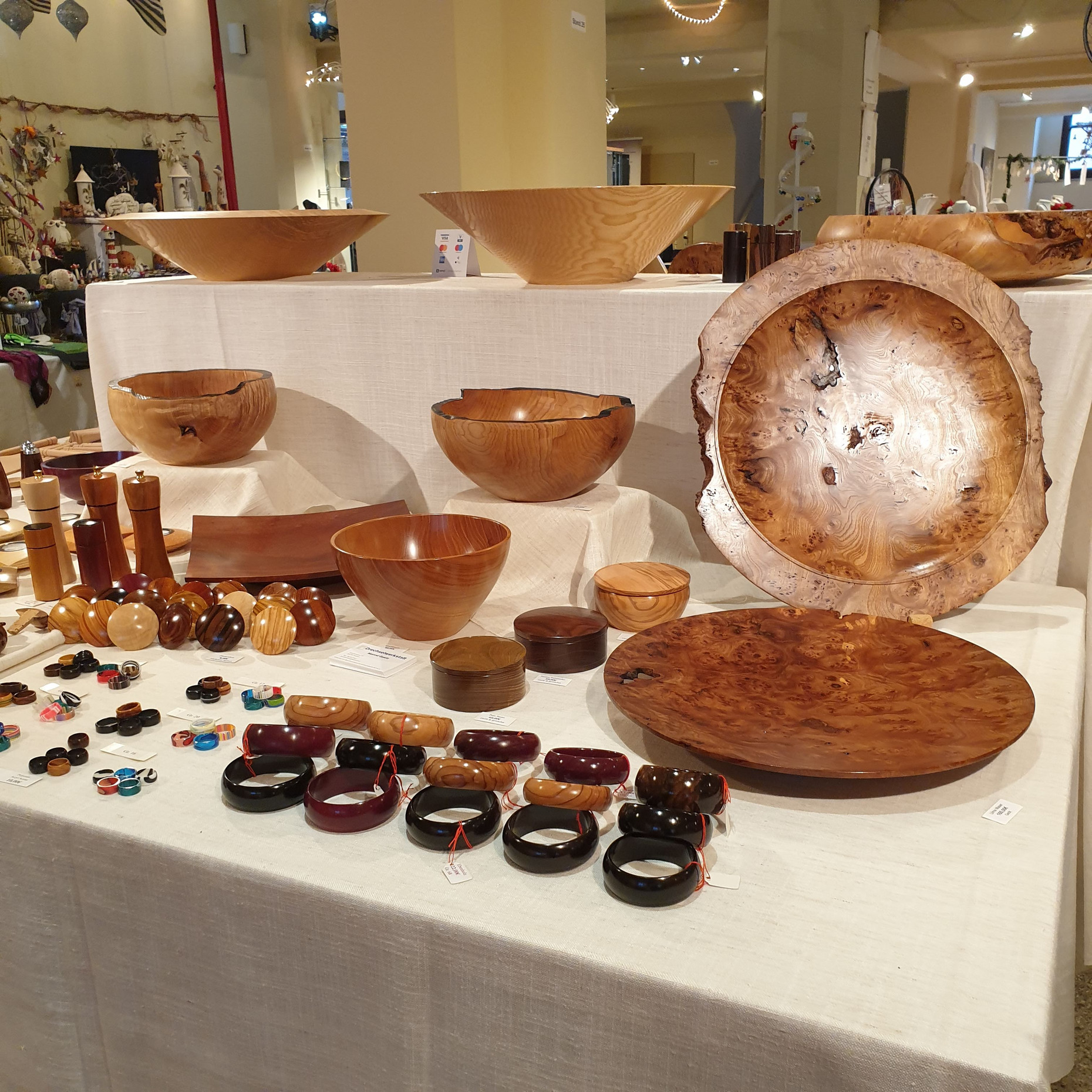 Waren aus Holz: Schmuck, Schalen, etc.