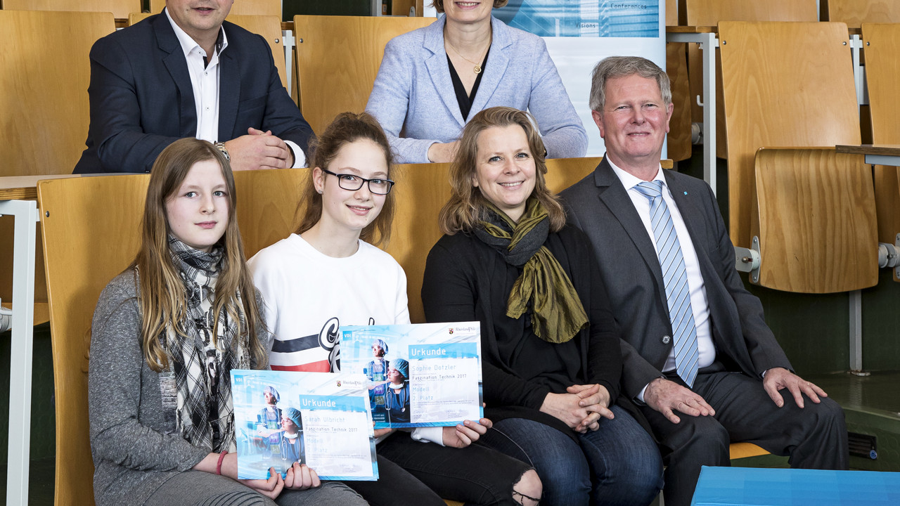 von oben links: Prof. Dr. Norbert W. Paul, Frau Dr. Stefanie Hubig , Sarah Ulbricht, Sophie Dotzler, Sabine Markowski, Dr. Volker Wittmer 