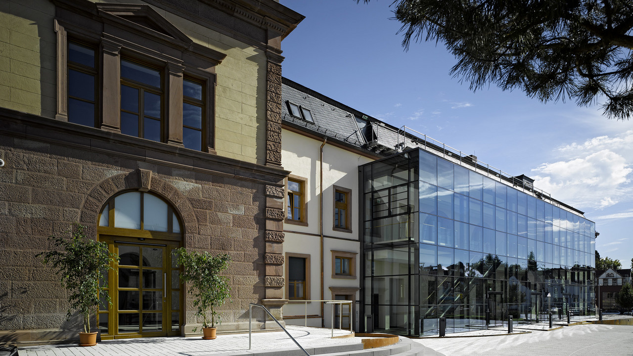 Historisches Gebäude und neues Kulturzentrum Forum ALTE POST
