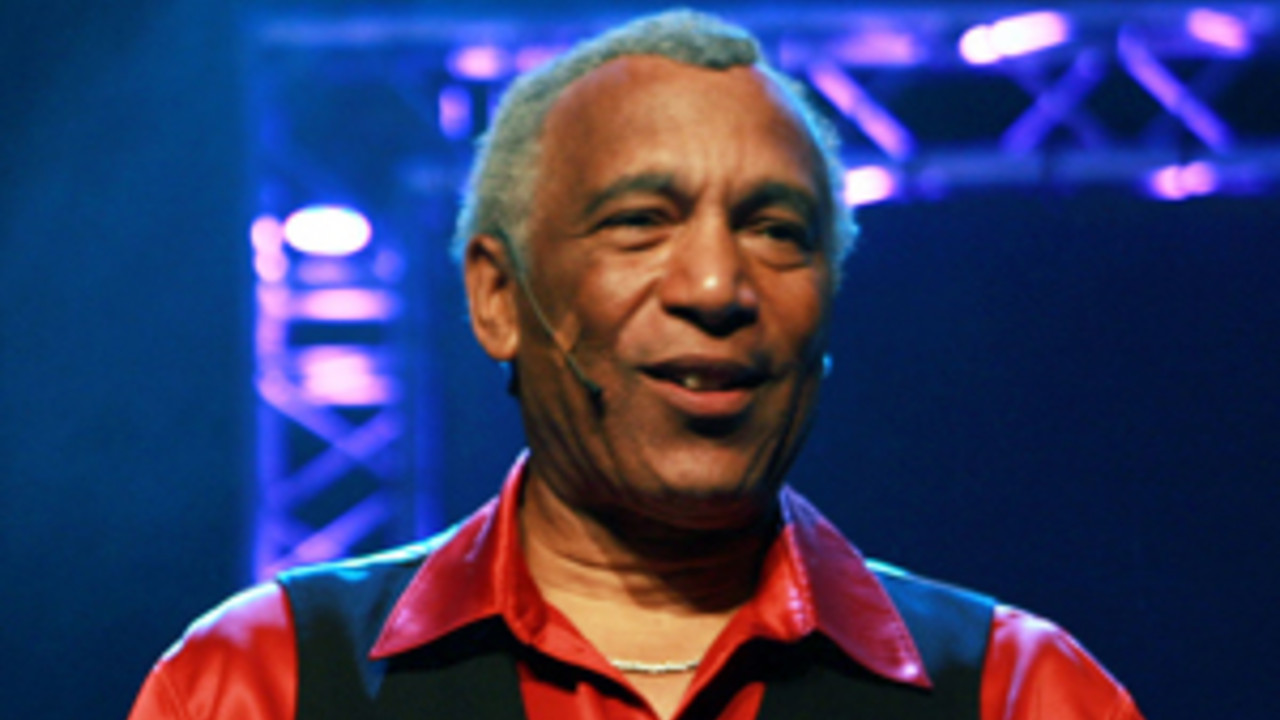 Ron Williams als Harry Belafonte