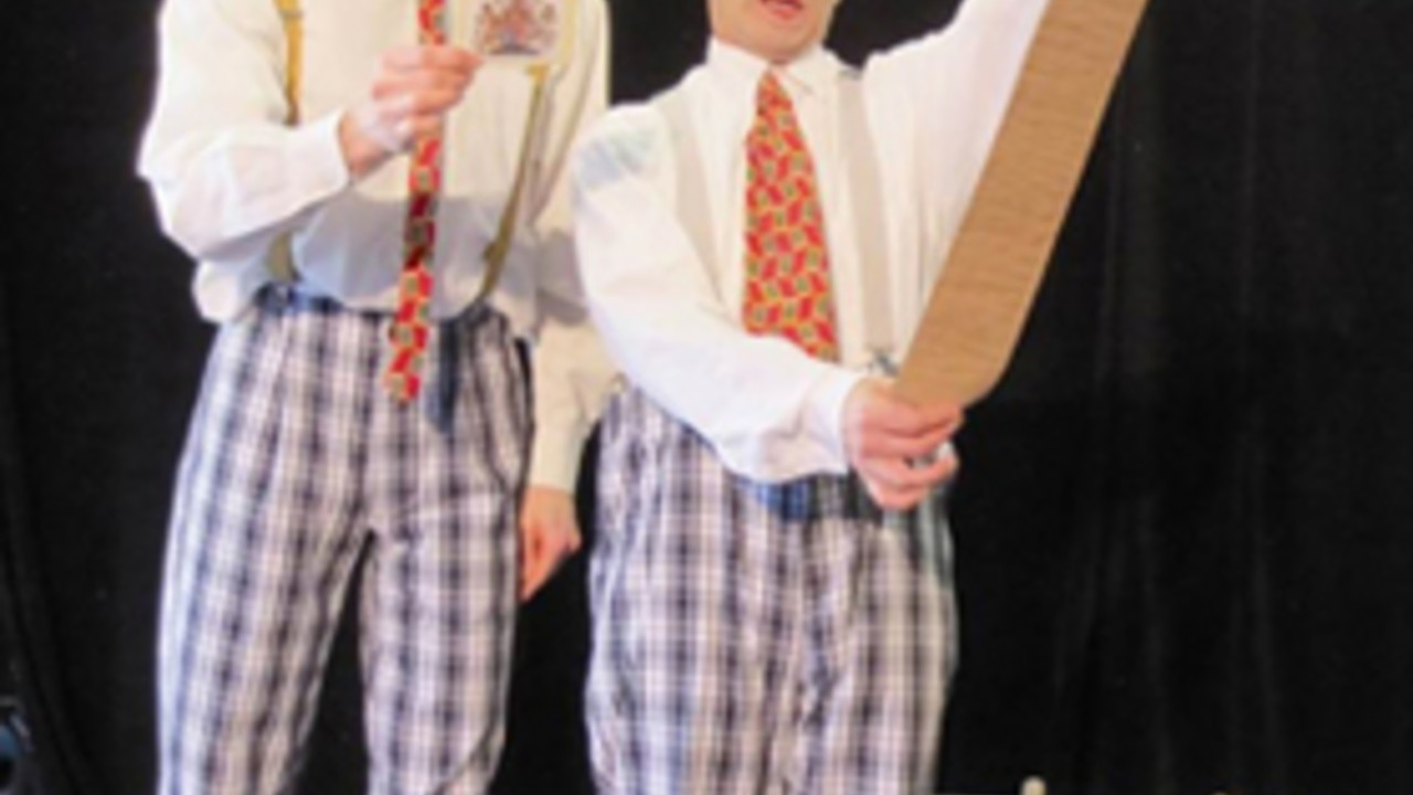 David Spence als Mr. Arto Mister und Christof Heiner als Herr Zopp