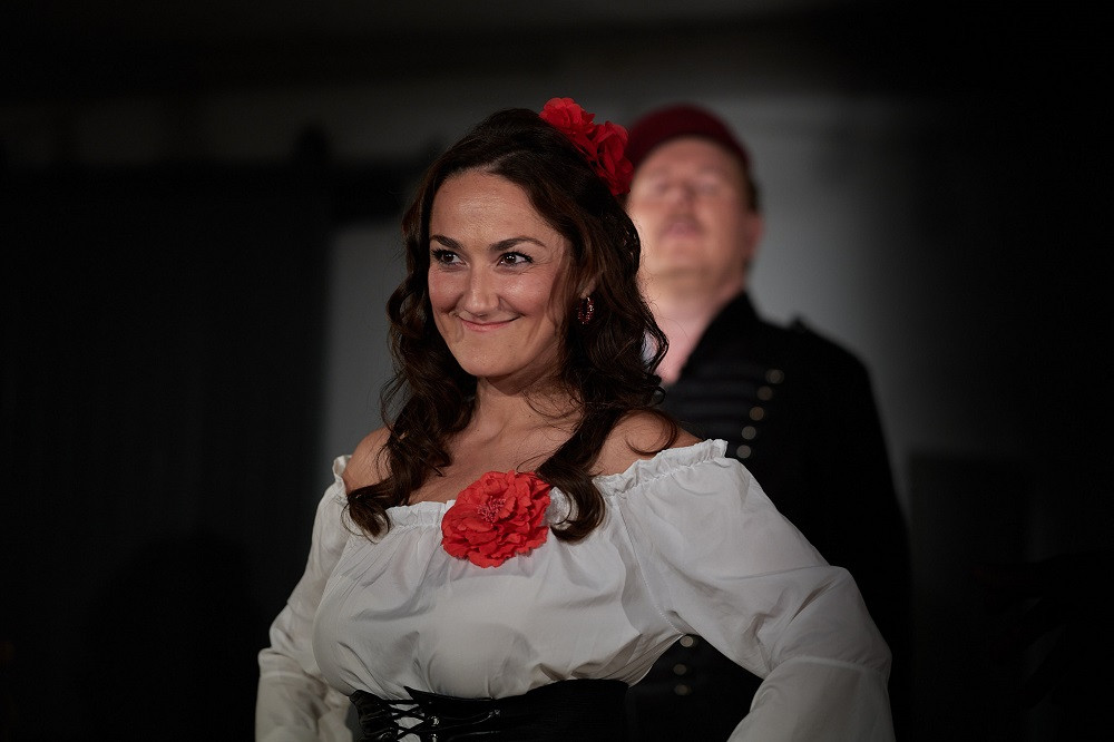 Carmen und der Soldat Don José auf der Bühne