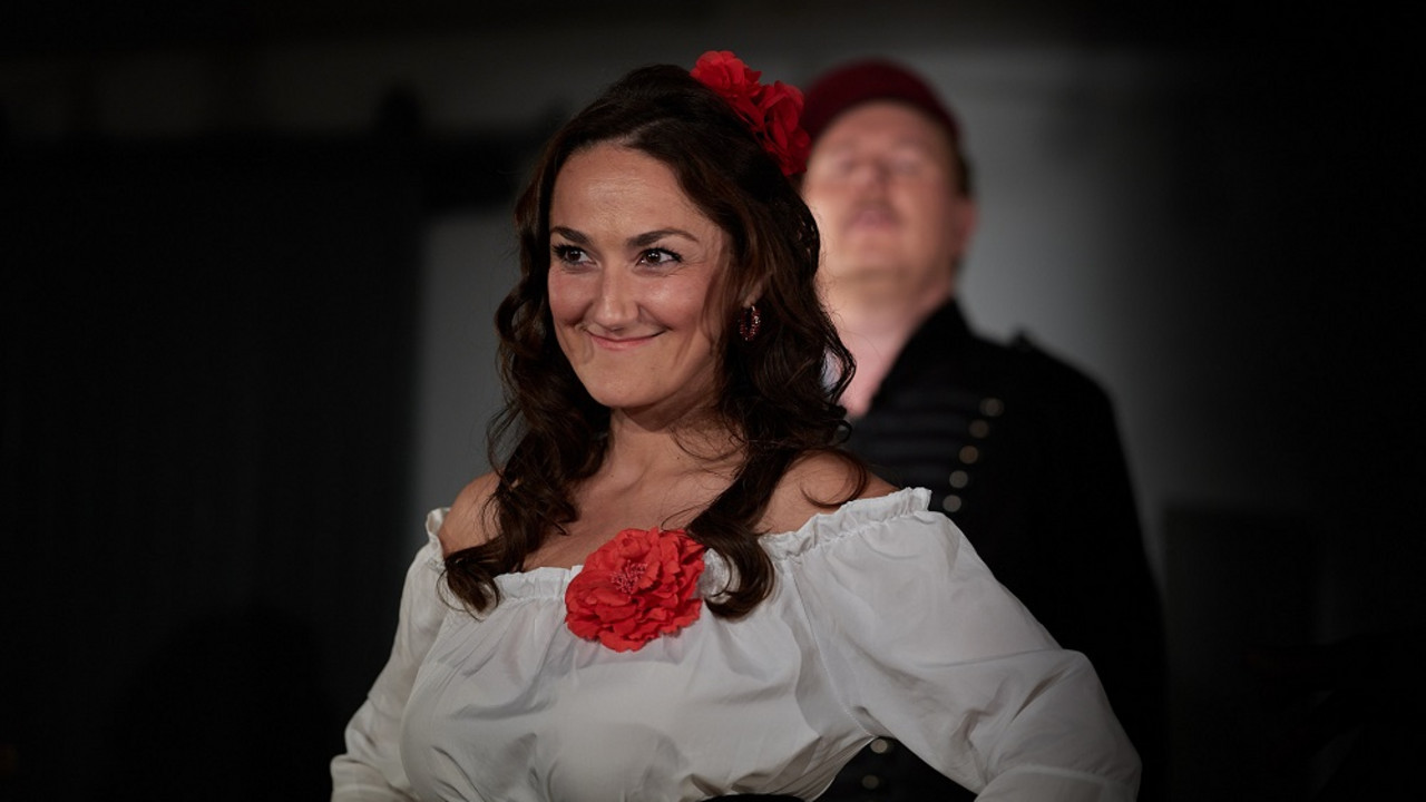 Carmen und der Soldat Don José auf der Bühne