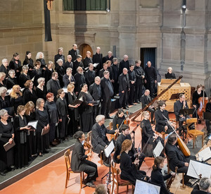 Chor und Orchester während einer Aufführung