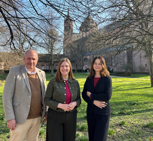 Foto: Adolf Kessel (Oberbürgermeister der Stadt Worms), Katharina Binz (Kulturministerin), Petra Simon (Geschäftsführerin Nibelungen-Festspiele)