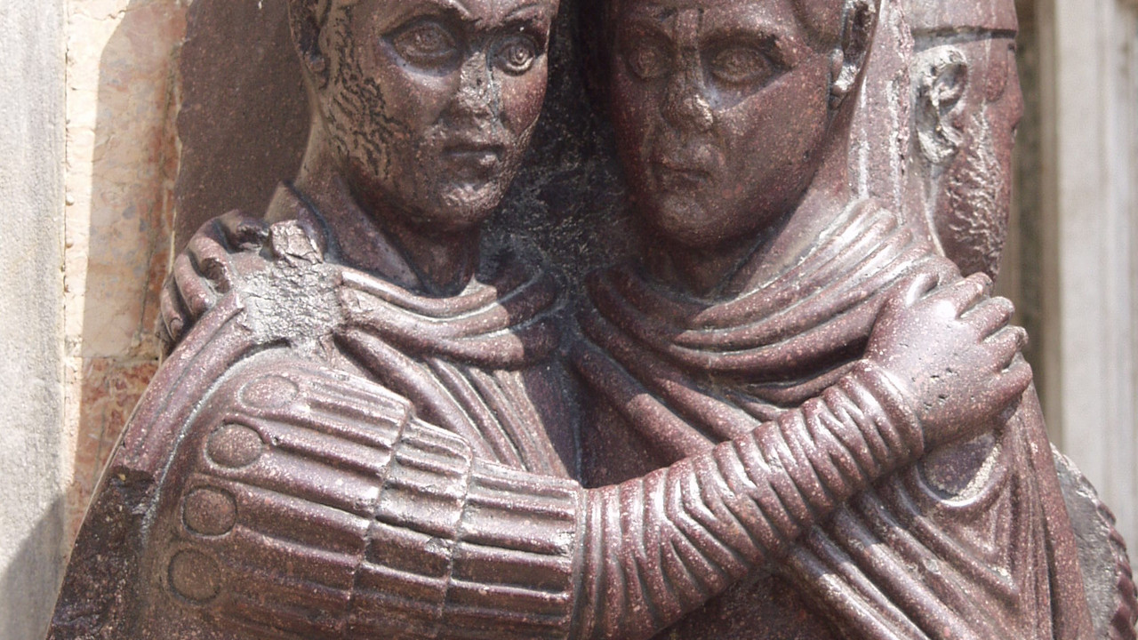 Die Skulptur aus Porphyr wurde nach dem 4. Kreuzzug 1204 nach Venedig verbracht. Sie war ursprünglich auf einem Platz in der Hauptstadt des Byzantinischen Reiches Konstantinopel aufgestellt. (Foto: JGU / Thomas M. Weber)