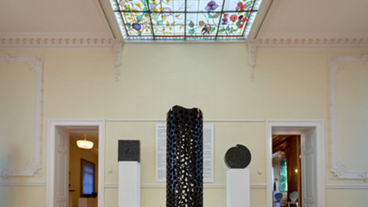 Blick in die Ausstellung "Spannungsfelder - Kubach & Kropp", (c) Museum Schlosspark Bad Kreuznach