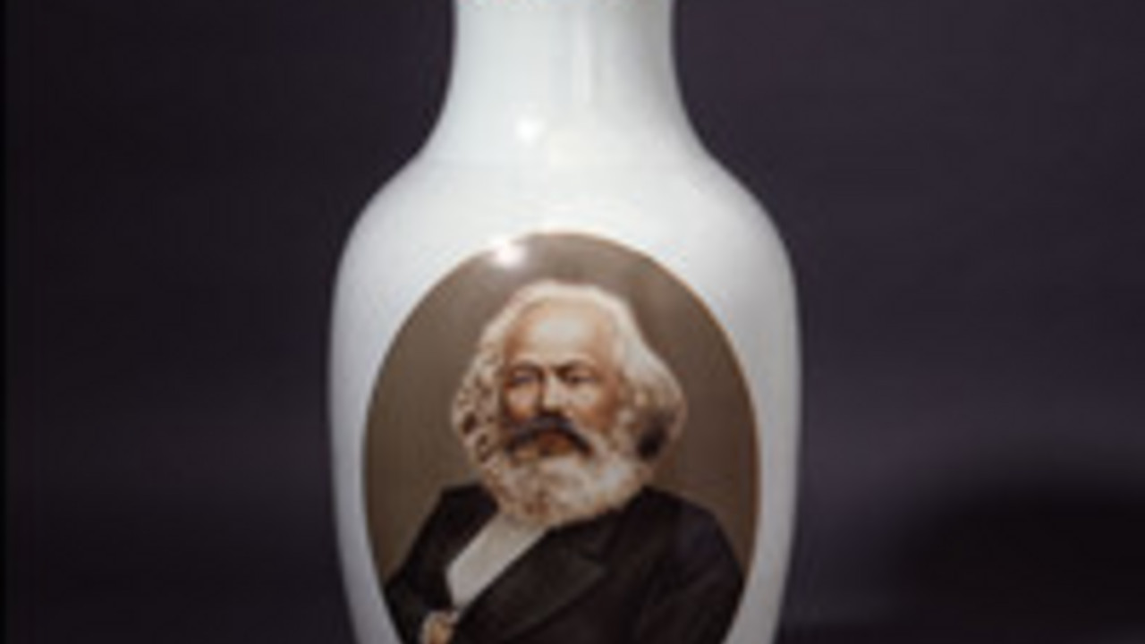 Bodenvase mit Porträt von Karl Marx, Russland/Sowjetunion, um 1960 (Deutsches Historisches Museum Berlin)