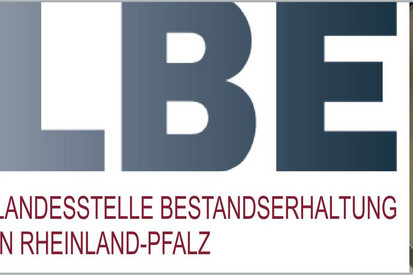 Fotomontage von alten Texten und dem Logo der LBE