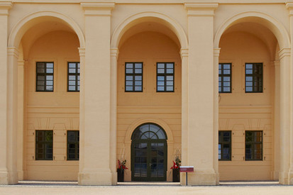 Frontseite eines Gebäudes der Festung Ehrenbreitstein