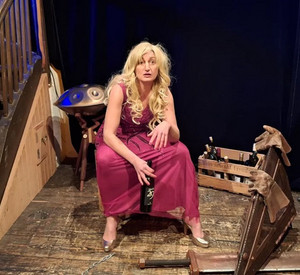 Anja Kleinhans in der Rolle der Helena