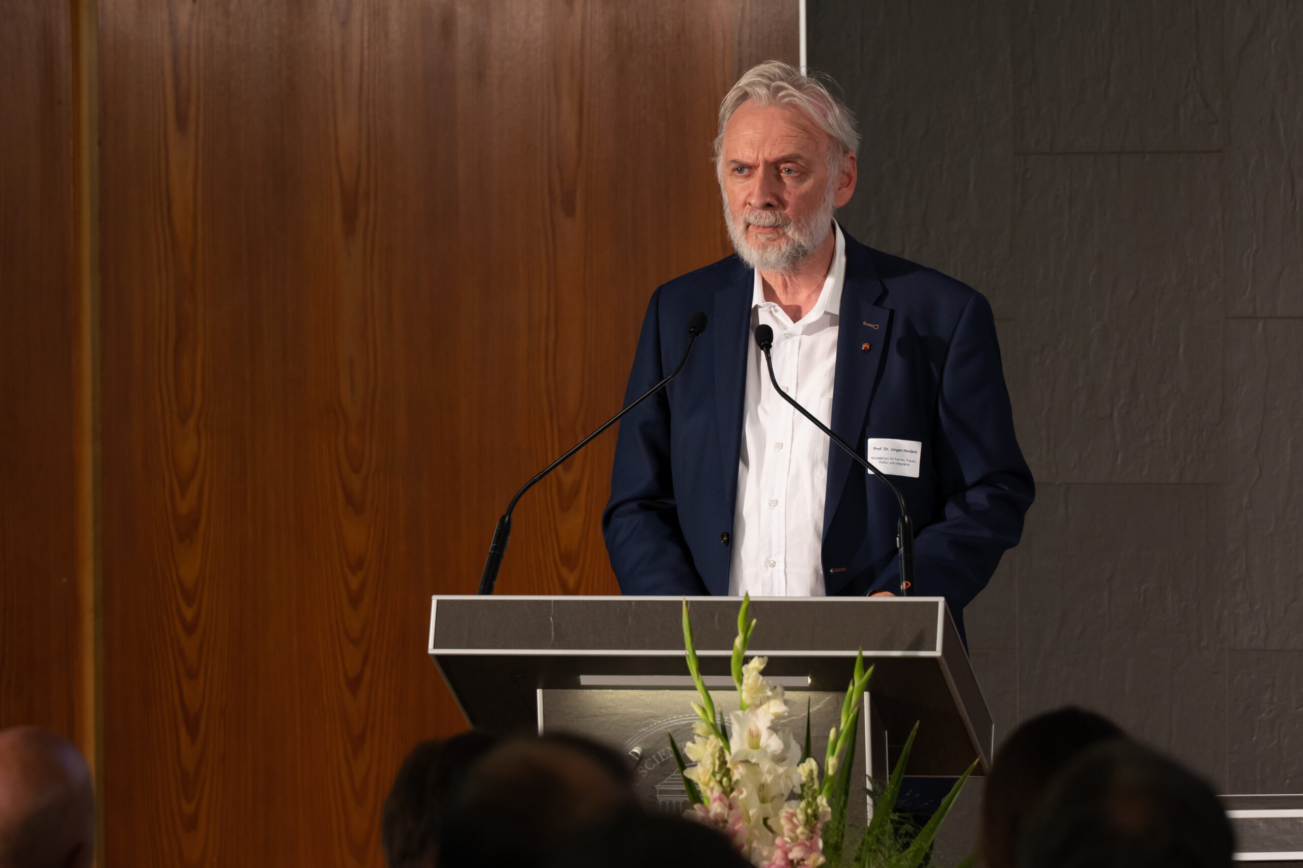 Prof. Dr. Jürgen Hardeck bei seiner Rede zum Auftakt der Kulturentwicklungsplanung