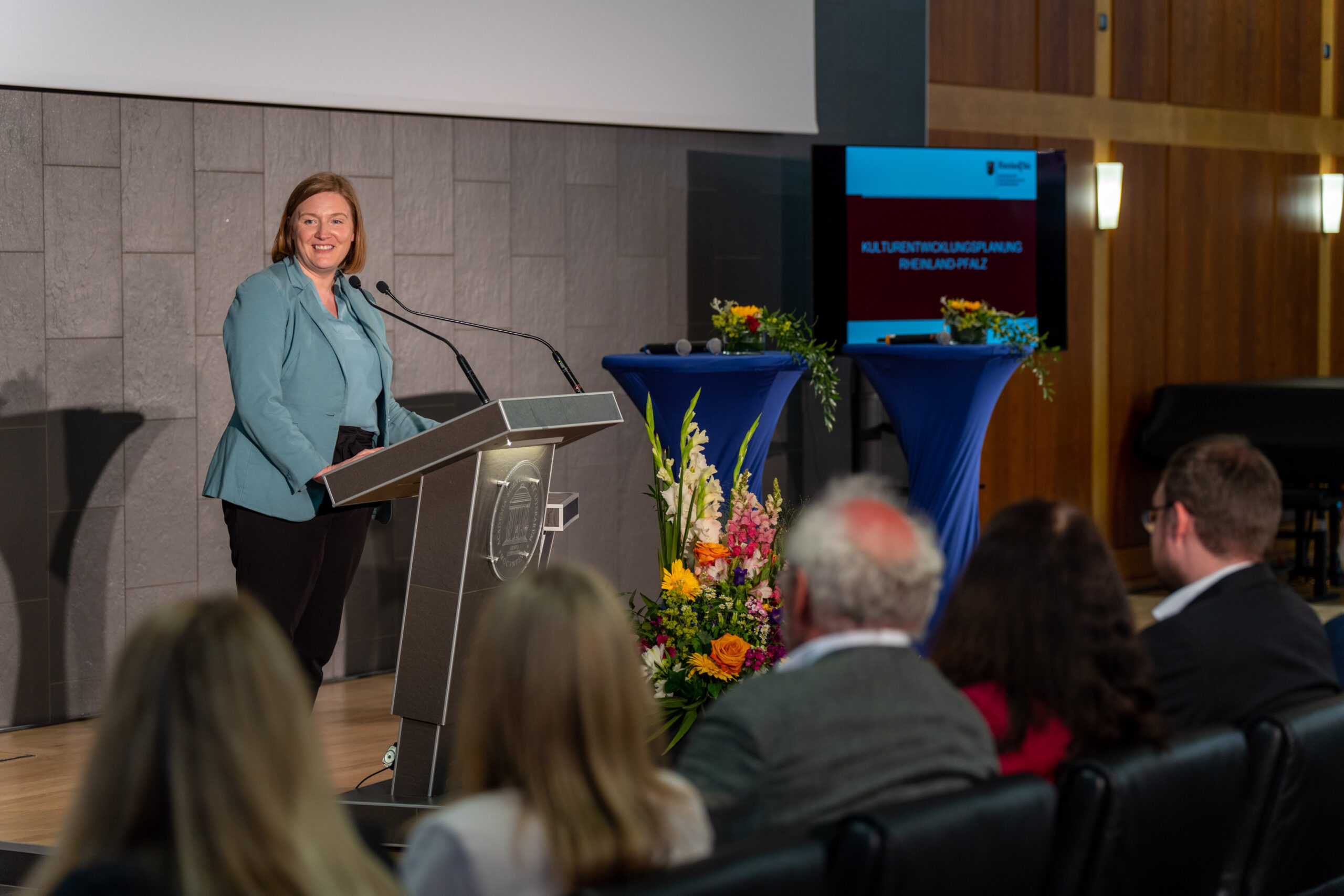 Kulturministerin Katharina Binz begrüßt zur Auftaktveranstaltung der Kulturentwicklungsplanung in Rheinland-Pfalz