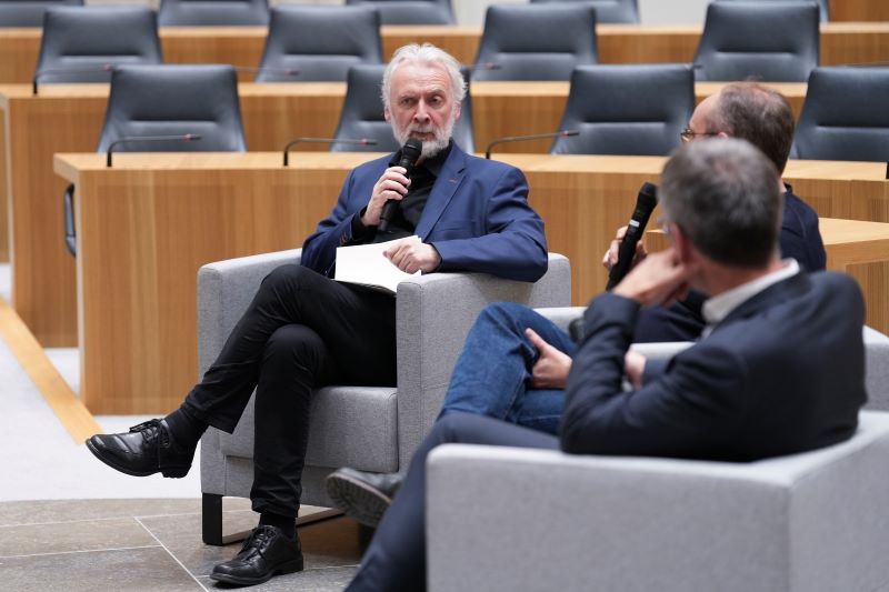 Kulturstaatssekretär Hardeck, Nils Minkmar, Landtagspräsident Hering